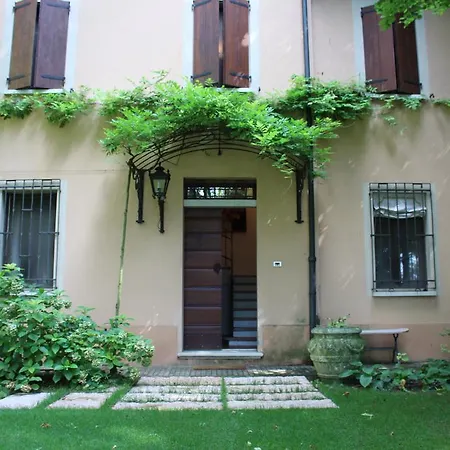 Corte Ginepro Bed & Breakfast 3*